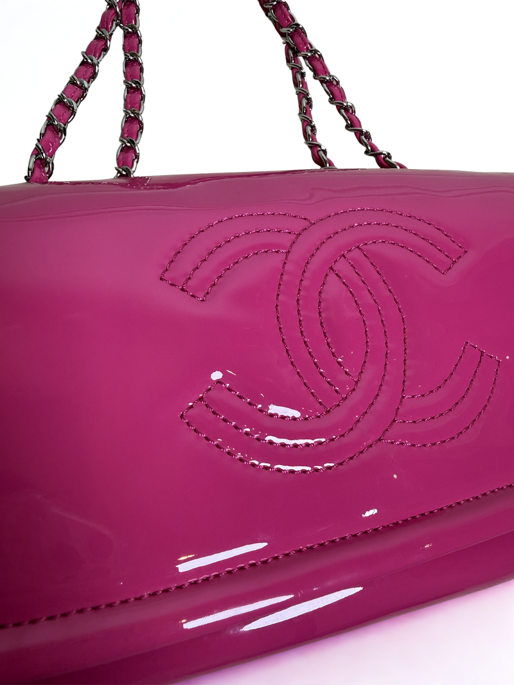 CHANEL Fuchsia Patent Leather CC Chain Flap Shoulder Bag