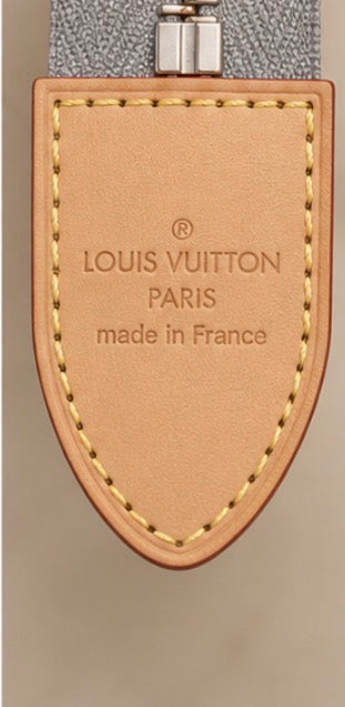 Louis Vuitton
Petite Malle Mirror Monogram
c. 2019s collection