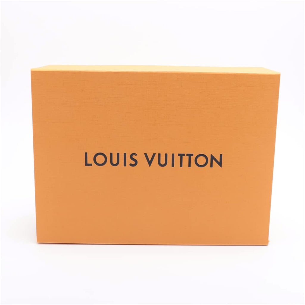 Louis Vuitton
Petite Malle Mirror Monogram
c. 2019s collection