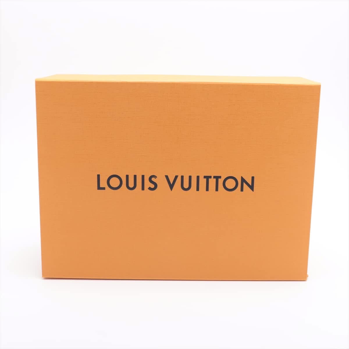 Louis Vuitton
Petite Malle Mirror Monogram
c. 2019s collection