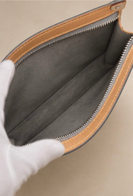 Louis Vuitton
Petite Malle Mirror Monogram
c. 2019s collection